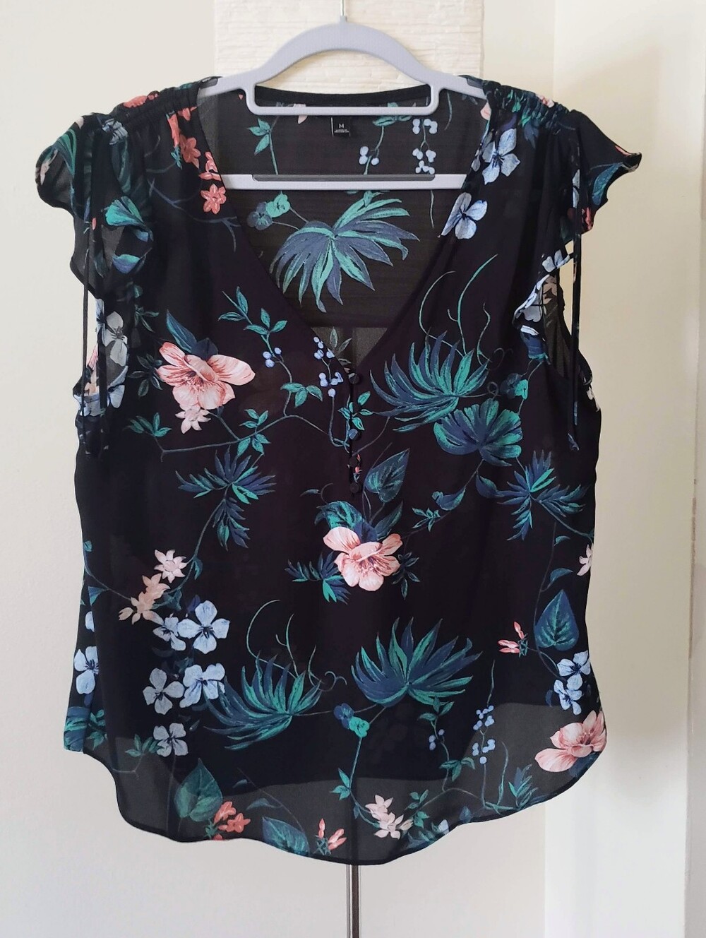 Banana Republic Floral Sleeveless Blouse Black Green Size M Tropical V-Neck